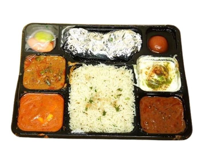 डीलक्स थाली